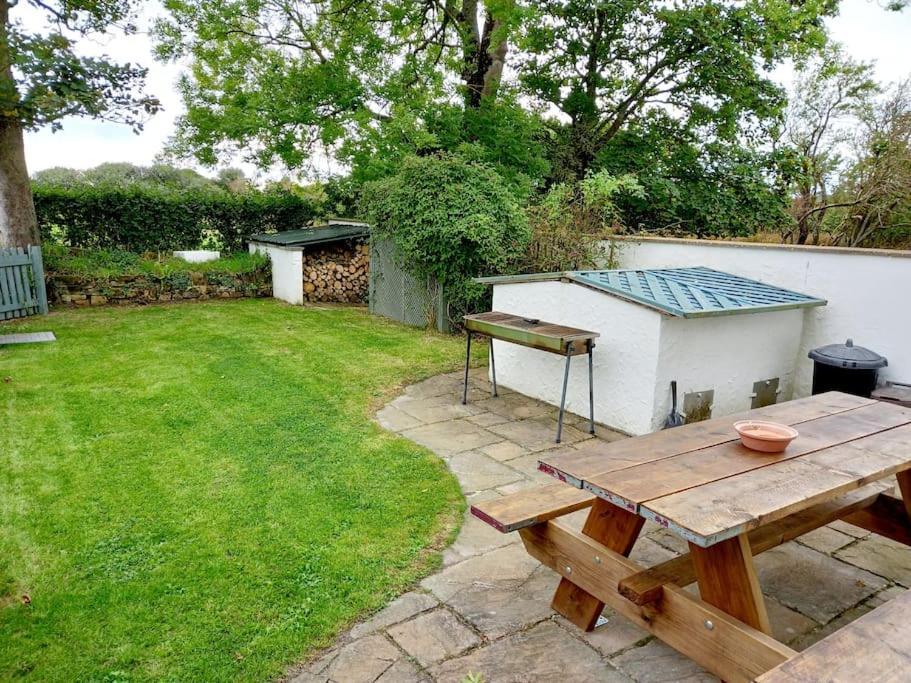 Rhos Y Bel Cottage Angelsey Llangadwaladr  Esterno foto