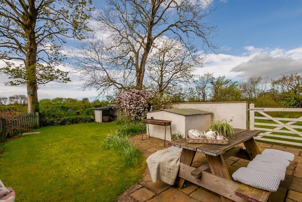 Rhos Y Bel Cottage Angelsey Llangadwaladr  Esterno foto